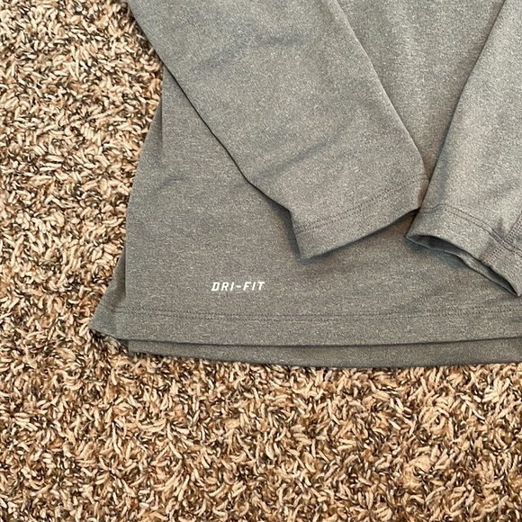 Women’s Nike Dry Fit NikePro long sleeve shirt. - Picture 3 of 5